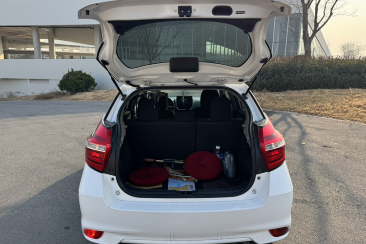 丰田 威驰FS 2019款 1.5L 手动锋驰版局部细节23