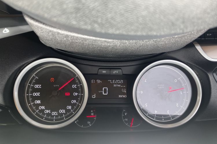 标致408 2014款 1.8L 自动豪华版中控内饰15