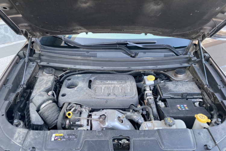 Jeep 大指挥官 2018款 2.0T 四驱智享版 国V局部细节24