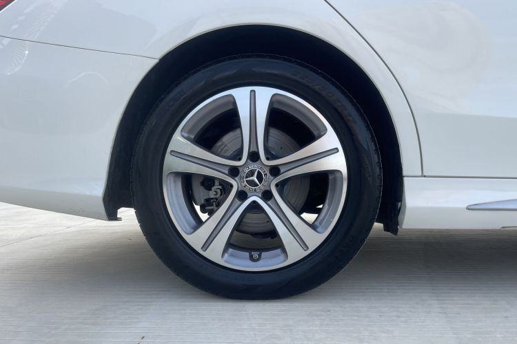 奔驰C级 2021款 C 260 L 运动版车身外观6011