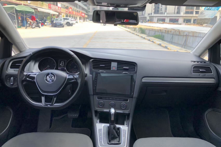 大众 高尔夫 2015款 1.6L 自动舒适型中控内饰7002