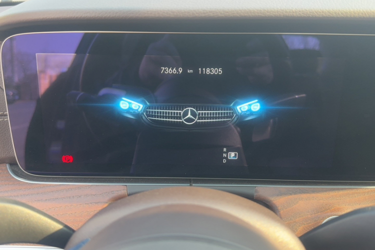 奔驰E级 2022款 E 260 L中控内饰15