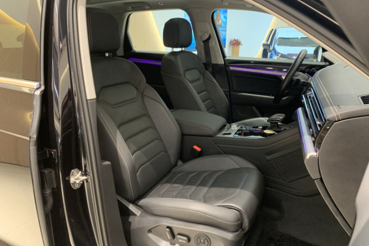 大众 途锐新能源 2021款 eHybrid中控内饰7005