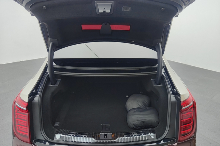 红旗H9 2022款 2.0T 智联旗畅版局部细节23