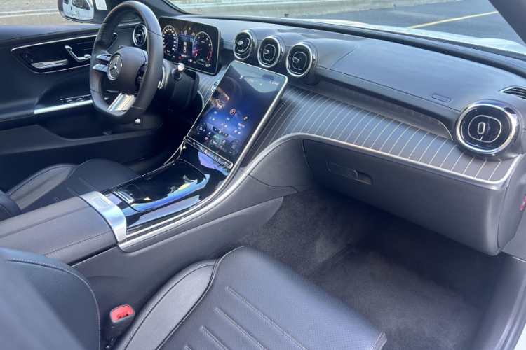 奔驰C级 2022款 改款 C 200 L 运动版中控内饰7004