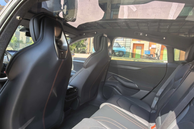 小米汽车 小米SU7 2024款 后驱超长续航高阶智驾Pro版中控内饰7005