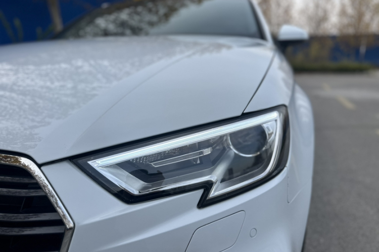 奥迪A3 2018款 30周年年型 Limousine 35 TFSI 时尚型局部细节36