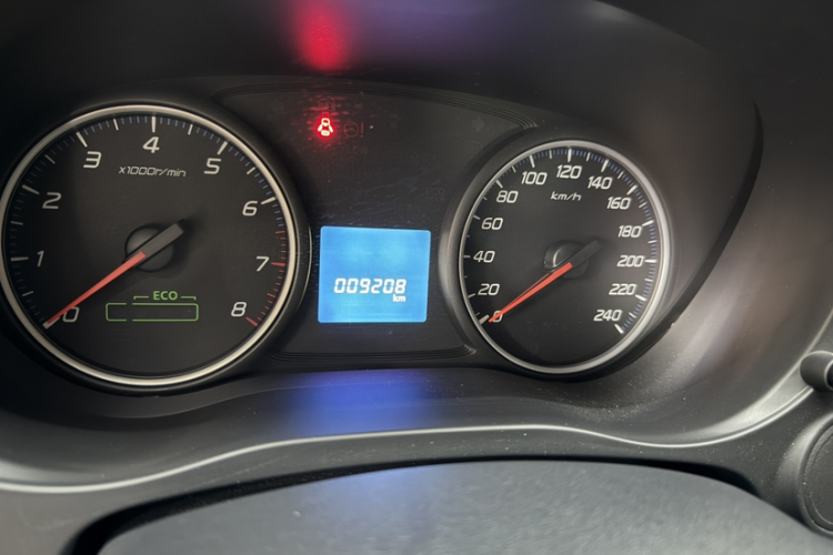 三菱 欧蓝德 2021款 2.0L 两驱畅行版 5座中控内饰15