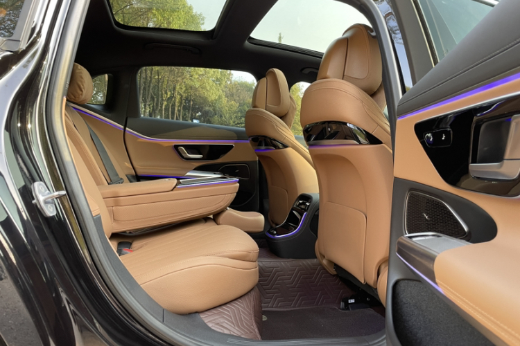 奔驰E级 2024款 E 260 L中控内饰7005