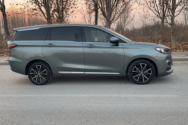 汉腾汽车 汉腾V7 2019款 1.5T 自动旗舰型 7座 国V车身外观6002