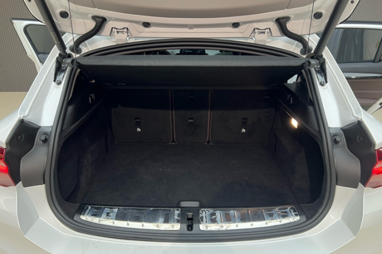 宝马X2 2023款 sDrive25i M运动曜夜版中控内饰7007