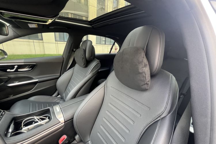 奔驰C级 2023款 改款 C 200 L 运动版中控内饰7005