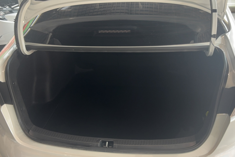 丰田 雷凌 2021款 TNGA 1.5L CVT进取版局部细节23