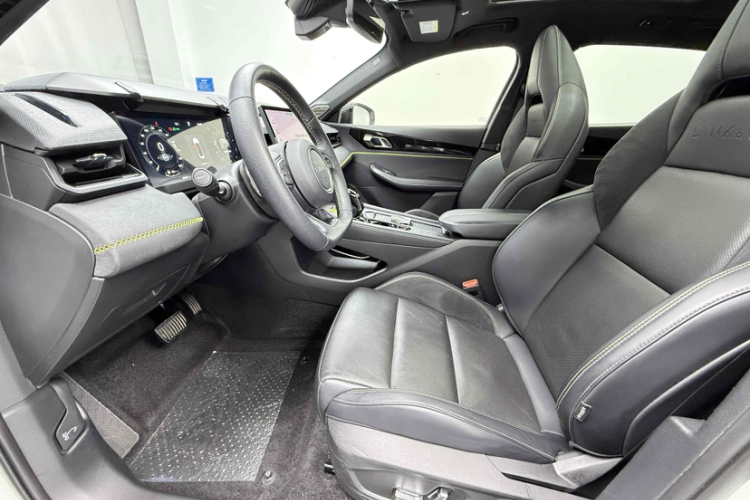 领克03 2023款 2.0TD DCT劲Pro中控内饰7003