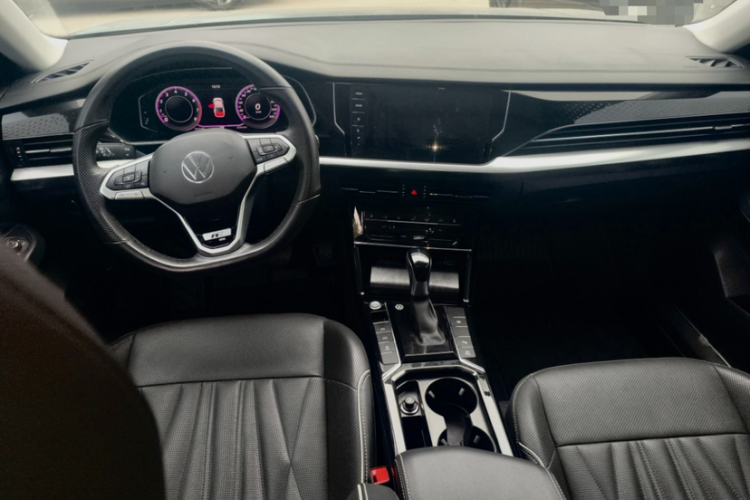 大众 帕萨特 2022款 330TSI 星空尊贵版中控内饰7002