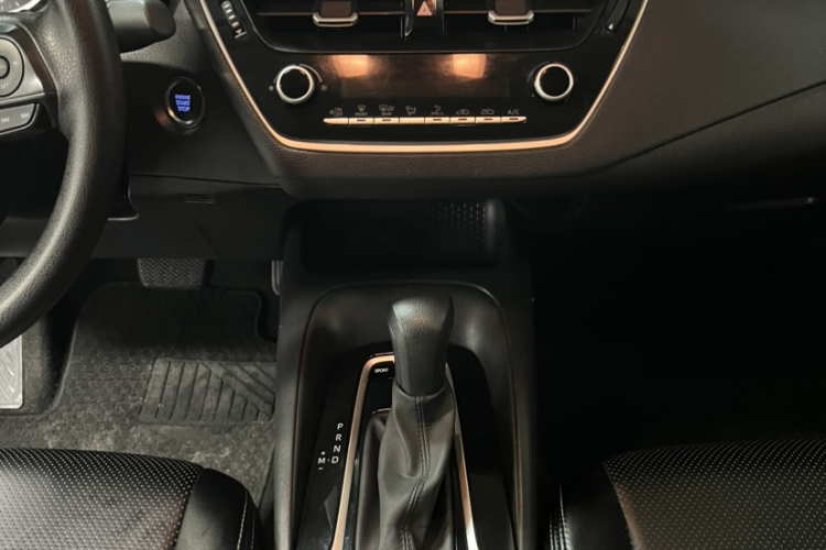 丰田 卡罗拉 2021款 1.2T S-CVT 精英版中控内饰7003