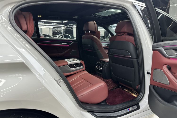 宝马5系 2022款 改款 530Li 尊享型 M运动套装中控内饰7008