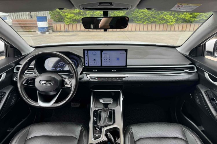 吉利汽车 帝豪 2023款 第4代冠军版 1.5L CVT尊贵型中控内饰7008