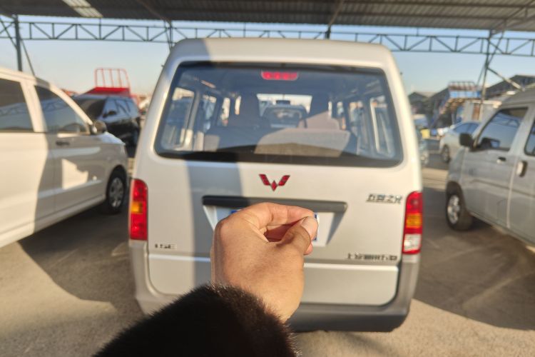 五菱汽车 五菱之光 2023款 1.5L 实用型 5/7座车身外观6003