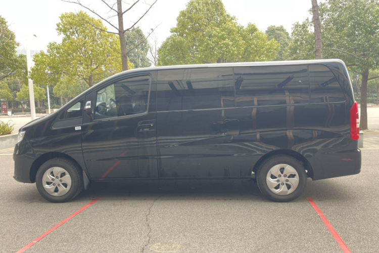 江淮瑞风 瑞风M3 2025款 PLUS 1.8L 手动舒适版 9座车身外观6002