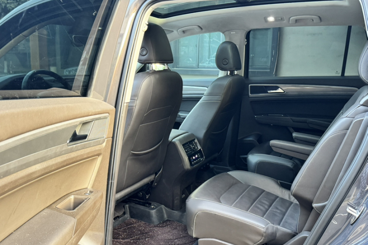 大众 途昂 2017款 380TSI 四驱豪华版中控内饰7001