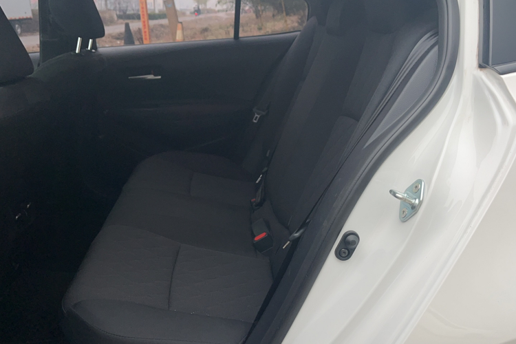 丰田 卡罗拉 2023款 1.8L 智能电混双擎 精英版中控内饰7001