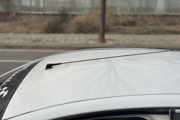 比亚迪F0 2015款 1.0L AMT 铉酷型车身外观6002