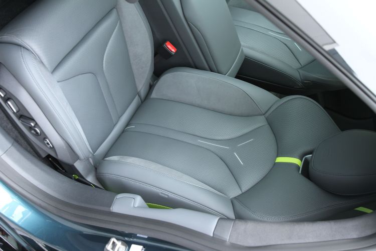 小鹏P7 2025款 750 四驱高性能 Ultra中控内饰7008