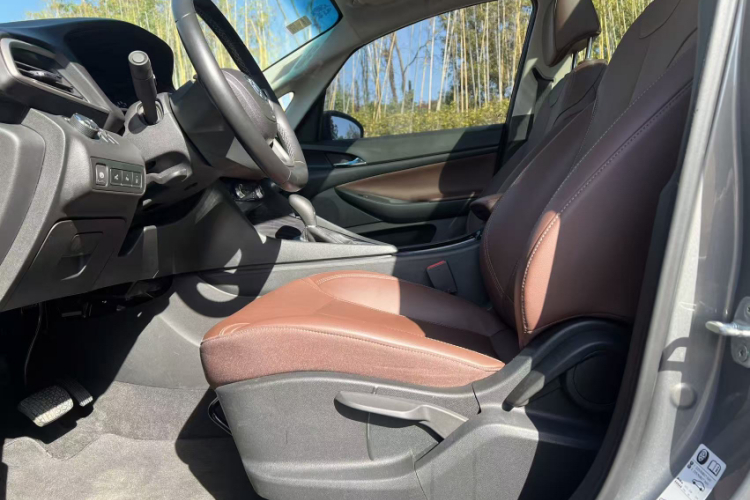 别克GL6 2018款 18T 6座尊贵型中控内饰7003