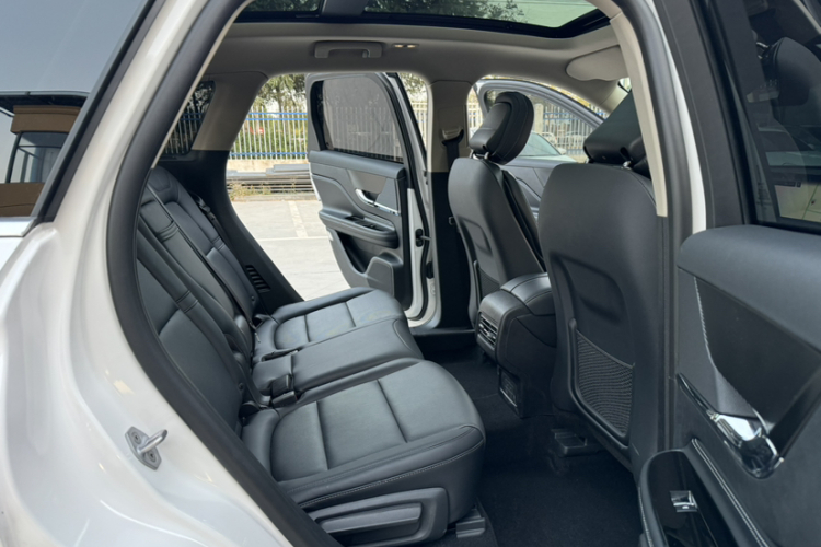 林肯 冒险家 2024款 2.0T 两驱尊雅版中控内饰7010