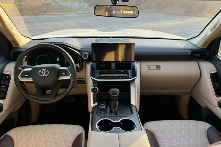 丰田 兰德酷路泽（平行进口）中控内饰7002