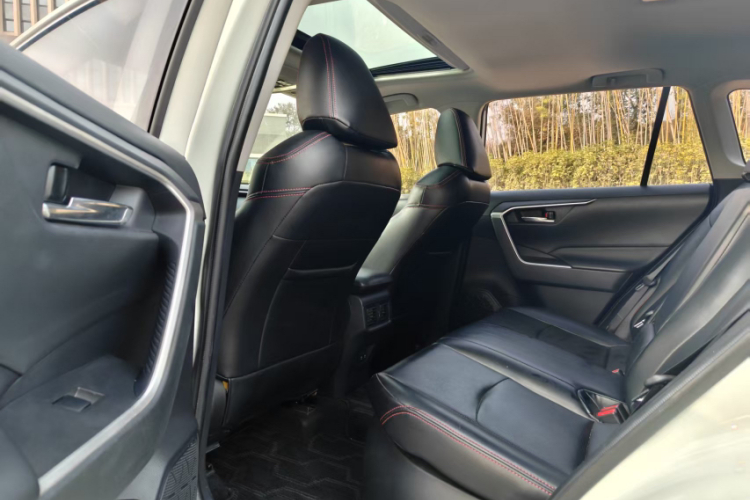 丰田 RAV4荣放 2020款 双擎  2.5L E-CVT两驱精英版中控内饰7010