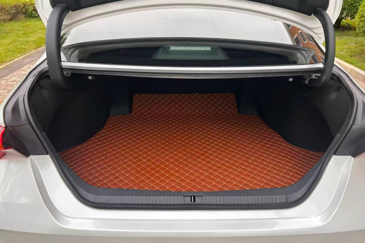 丰田 亚洲龙 2023款 2.5L Touring尊贵版中控内饰7010