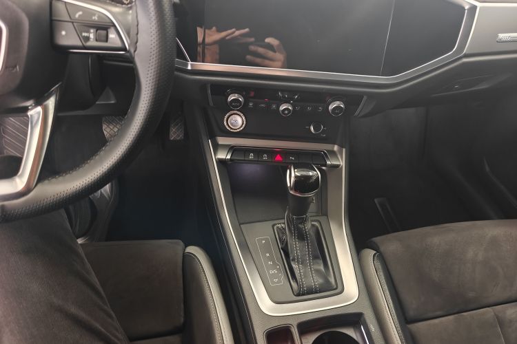 奥迪Q3 2019款 35 TFSI 进取动感型中控内饰7005