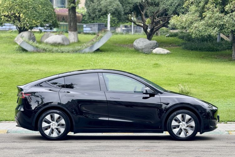 特斯拉 Model Y 2022款 后轮驱动版车身外观6003