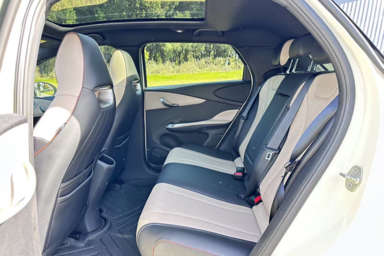 比亚迪 海豚 2023款 420km 时尚版中控内饰7006