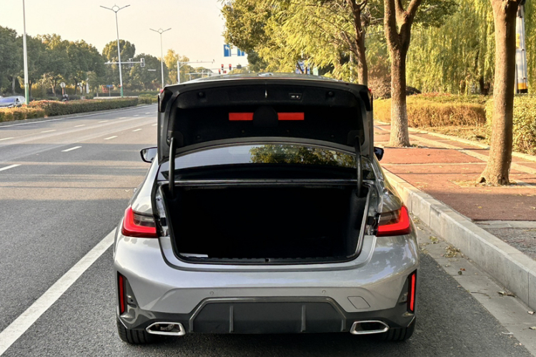 宝马3系 2023款 325Li xDrive M运动套装车身外观6001