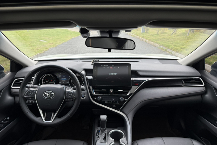 丰田 凯美瑞 2021款 2.0G 豪华版中控内饰7001