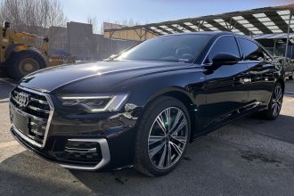 奥迪A6L 2025款 改款 45 TFSI quattro 臻选动感型
