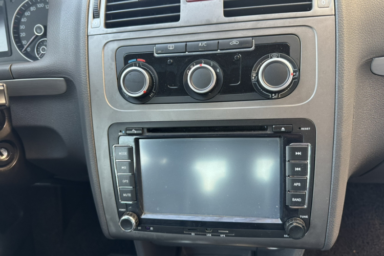 大众 途安 2013款 1.4T DSG舒适版5座局部细节16