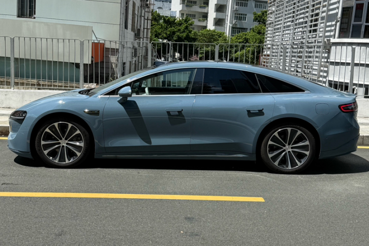 鸿蒙智行 智界S7 2025款 855km Max车身外观6004