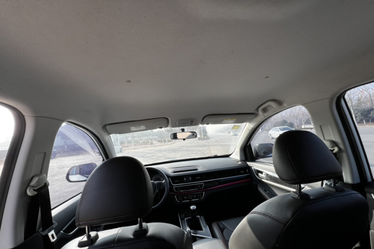 东风风行 风行SX6 2019款 1.6L 手动舒适型 国VI中控内饰7003