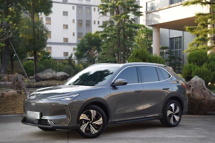 吉利银河 银河E5 2024款 530km 星舰版车身外观1