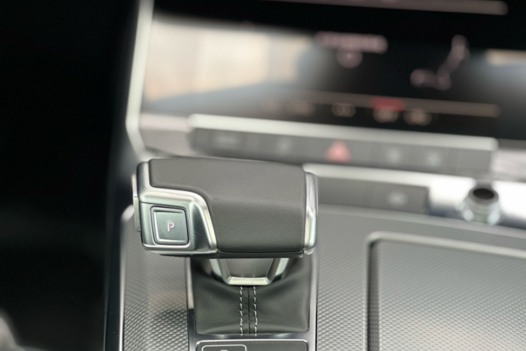 奥迪A6L 2019款 40 TFSI 豪华动感型中控内饰7003