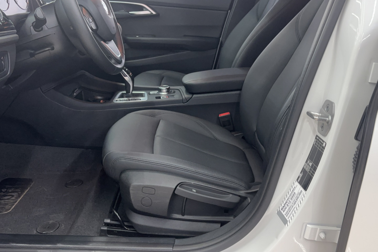 宝马1系 2023款 120i M运动版局部细节19