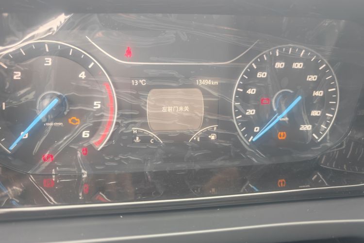 福特 全顺 2023款 2.0T柴油手动多功能商用车中轴低顶5/6座局部细节14