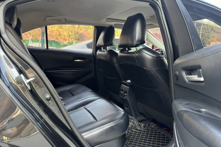 丰田 卡罗拉 2021款 双擎 1.8L E-CVT精英版中控内饰7005