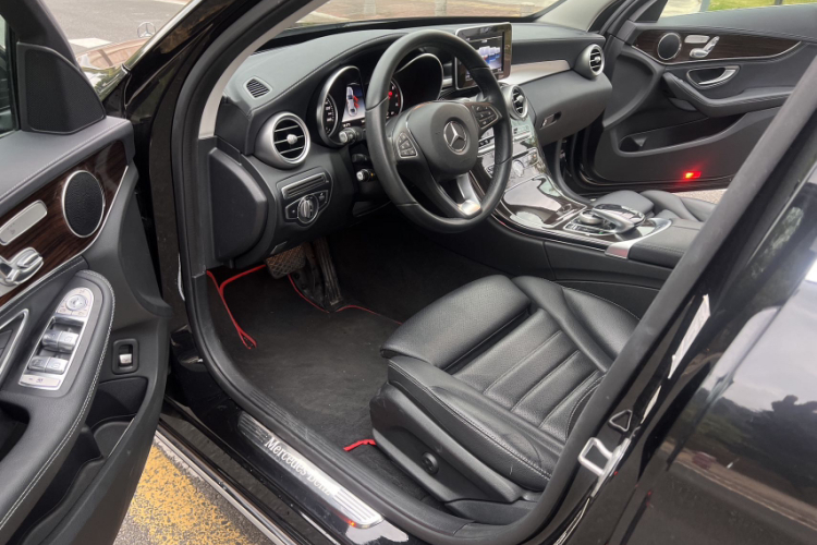 奔驰C级 2017款 改款 C 200 L中控内饰7002