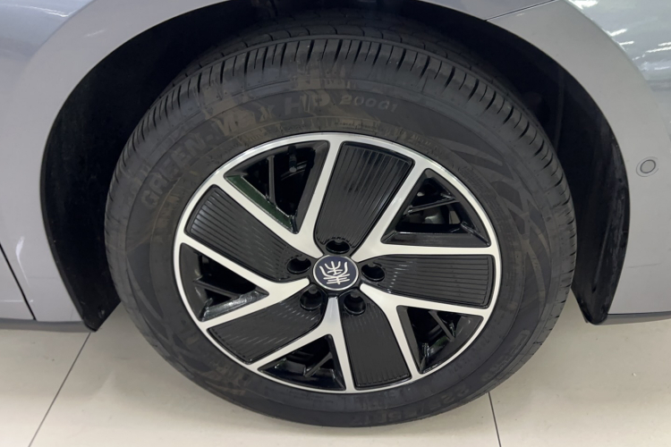 比亚迪 秦L 2025款 DM-i 智驾版 120KM超越型车身外观6003