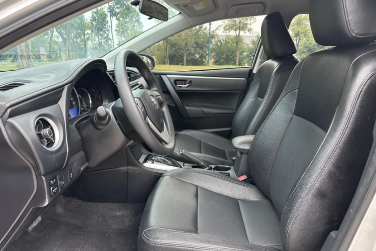 丰田 卡罗拉 2017款 改款 1.2T S-CVT GL中控内饰7005